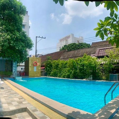 Thapaeplacehotel Chiang Mai Buitenkant foto