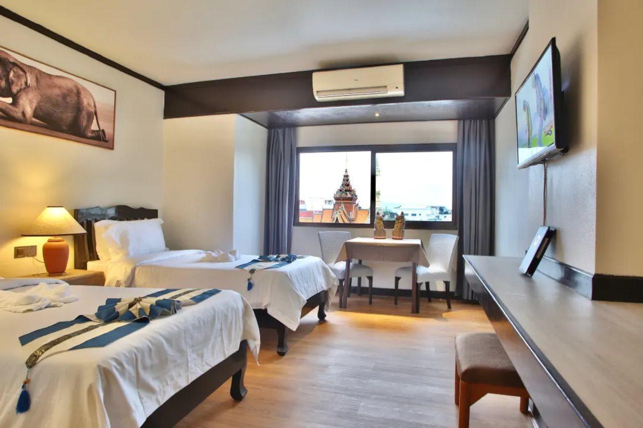 Thapaeplacehotel Chiang Mai Buitenkant foto