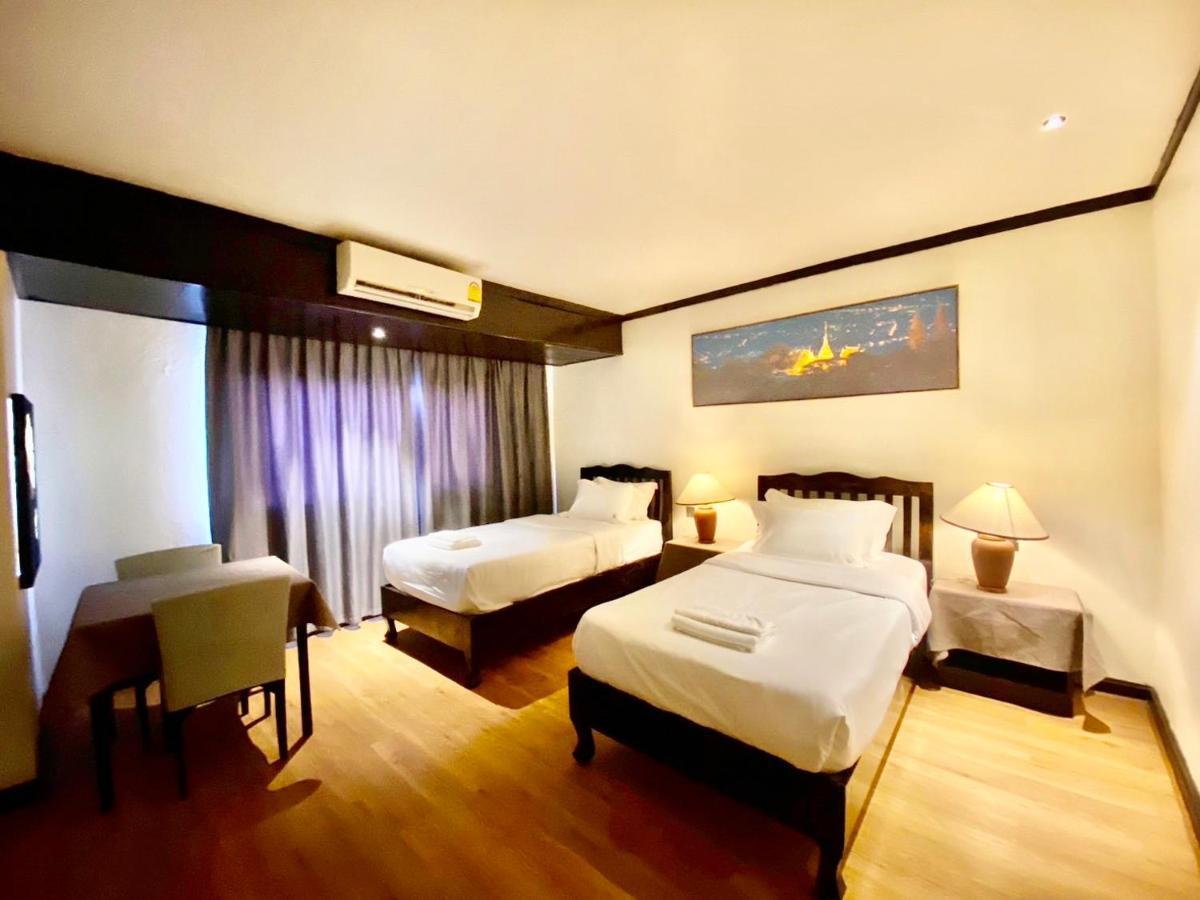 Thapaeplacehotel Chiang Mai Buitenkant foto
