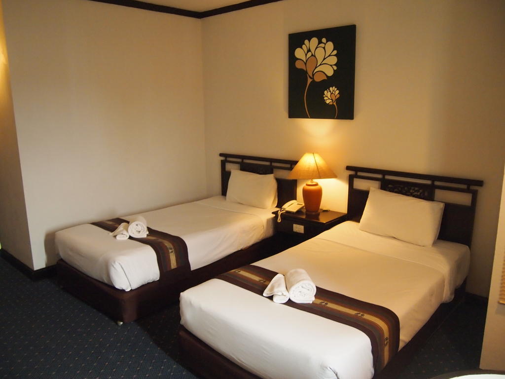 Thapaeplacehotel Chiang Mai Kamer foto