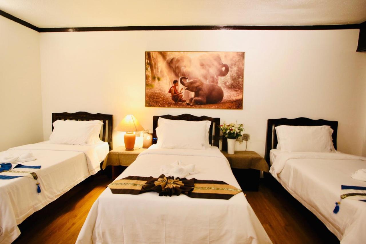 Thapaeplacehotel Chiang Mai Buitenkant foto
