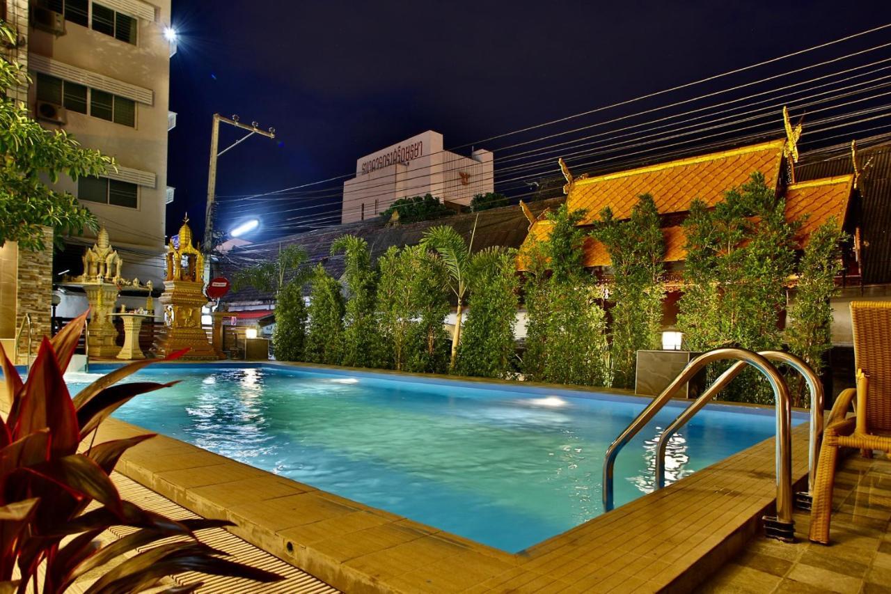 Thapaeplacehotel Chiang Mai Buitenkant foto