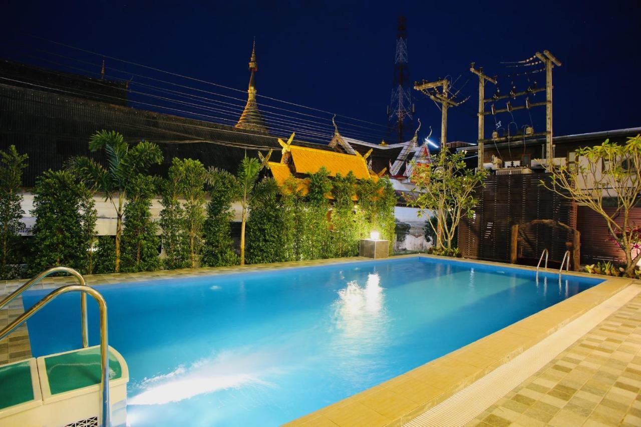 Thapaeplacehotel Chiang Mai Buitenkant foto