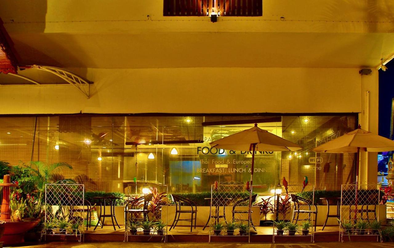 Thapaeplacehotel Chiang Mai Buitenkant foto