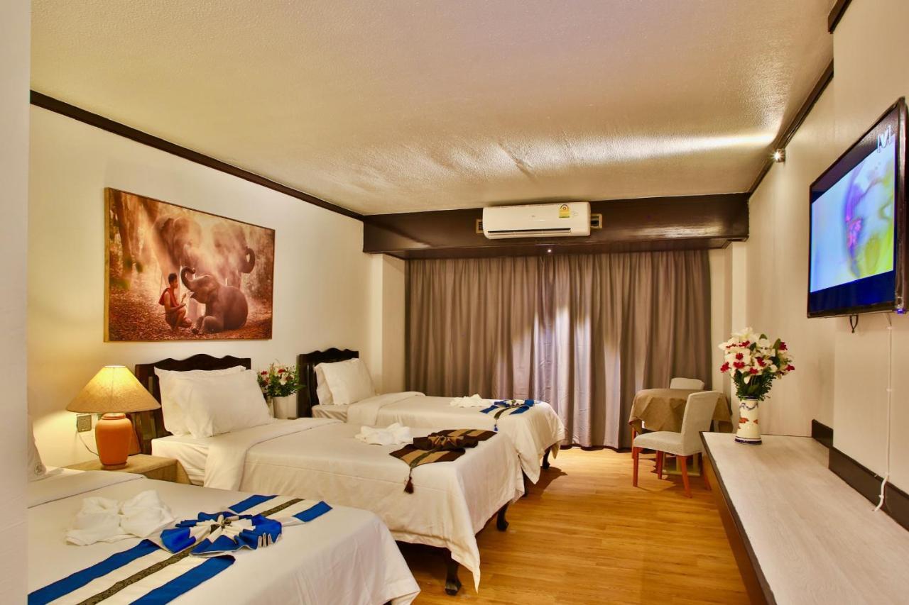 Thapaeplacehotel Chiang Mai Buitenkant foto