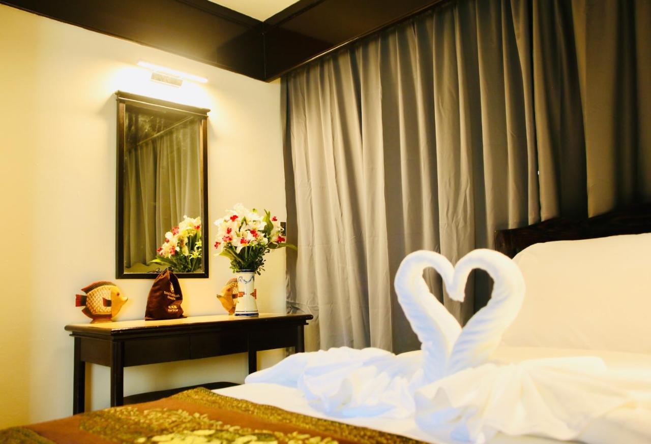 Thapaeplacehotel Chiang Mai Buitenkant foto