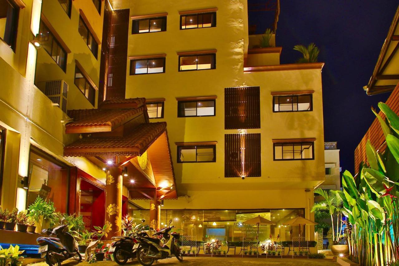 Thapaeplacehotel Chiang Mai Buitenkant foto