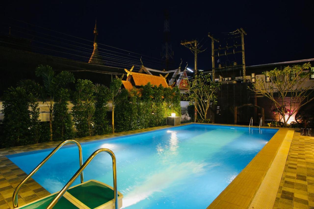 Thapaeplacehotel Chiang Mai Buitenkant foto