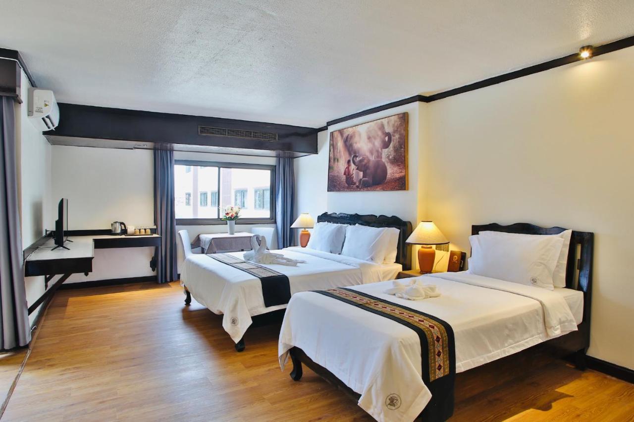 Thapaeplacehotel Chiang Mai Buitenkant foto