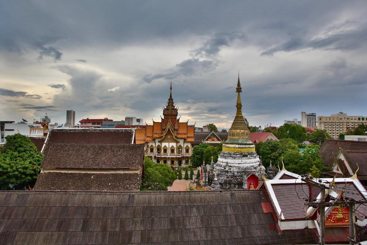 Thapaeplacehotel Chiang Mai Buitenkant foto