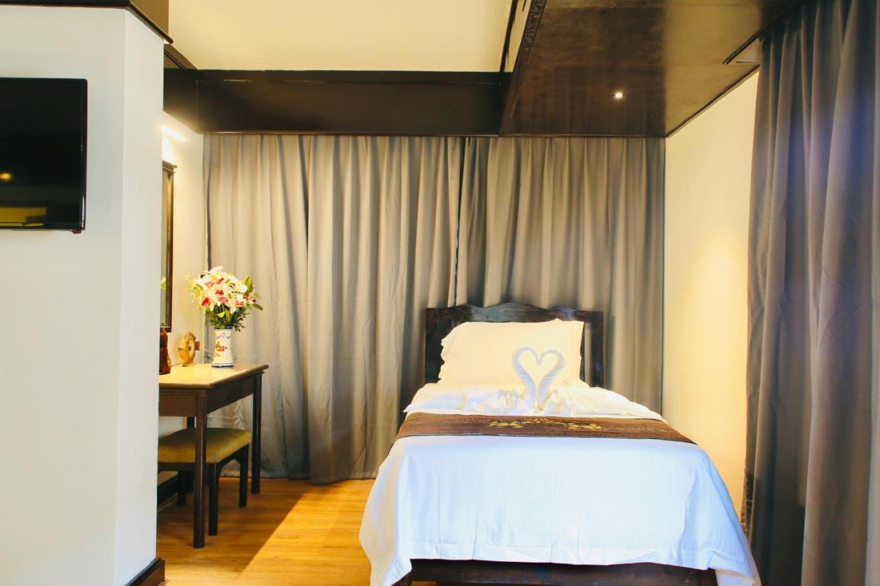 Thapaeplacehotel Chiang Mai Buitenkant foto